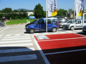 segnali orizzontali parcheggi privati ancona